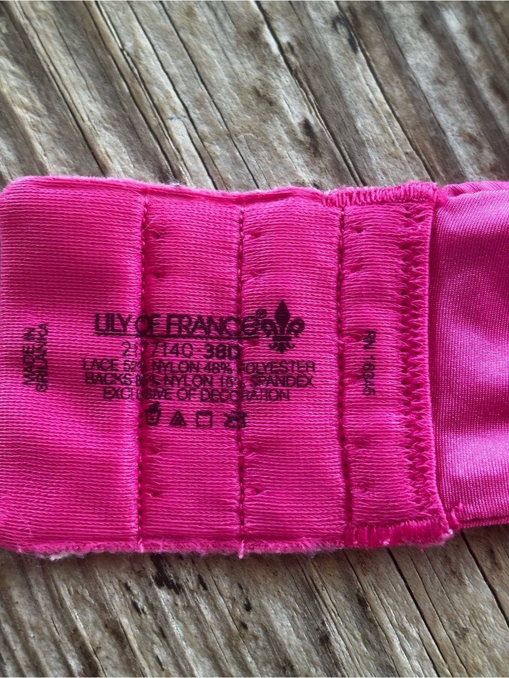 2 Women’s Lace Underwire Bras - Fuchsia and Beige - Picture 2 of 4